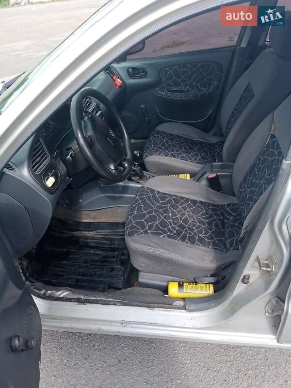 Седан Daewoo Lanos 2002 в Звягеле