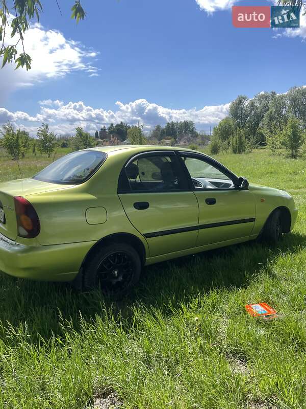 Седан Daewoo Lanos 2002 в Нежине