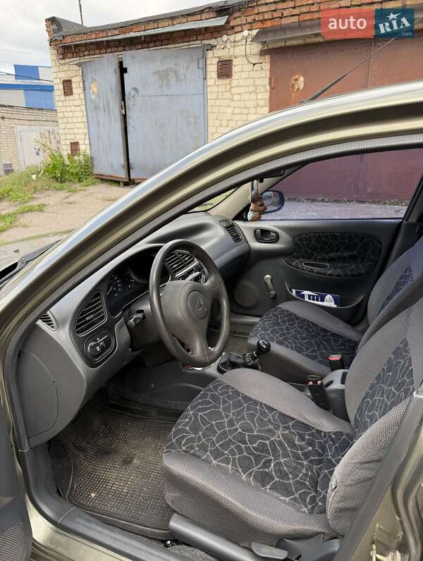 Седан Daewoo Lanos 2003 в Чернигове
