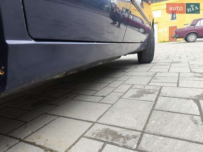 Седан Daewoo Lanos 2002 в Долині