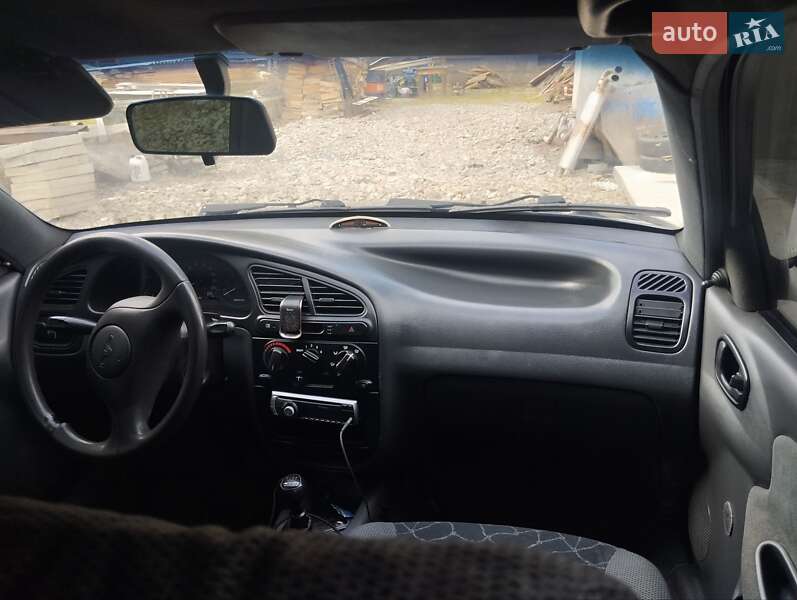Седан Daewoo Lanos 2002 в Долині