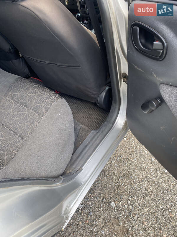 Седан Daewoo Lanos 2004 в Киеве фото 11 Седан Daewoo Lanos 2004 в Киеве