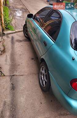 Седан Daewoo Lanos 1998 в 