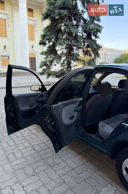 Седан Daewoo Lanos 2004 в 