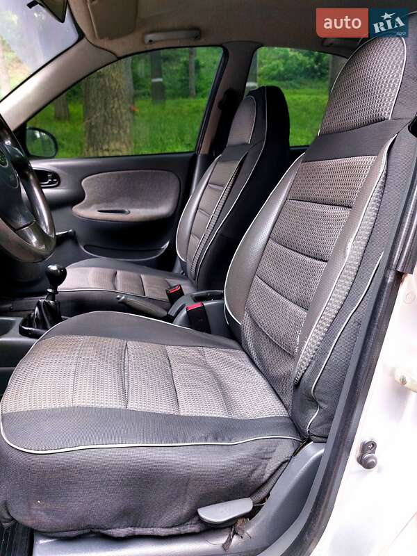 Седан Daewoo Lanos 2006 в Тростянце