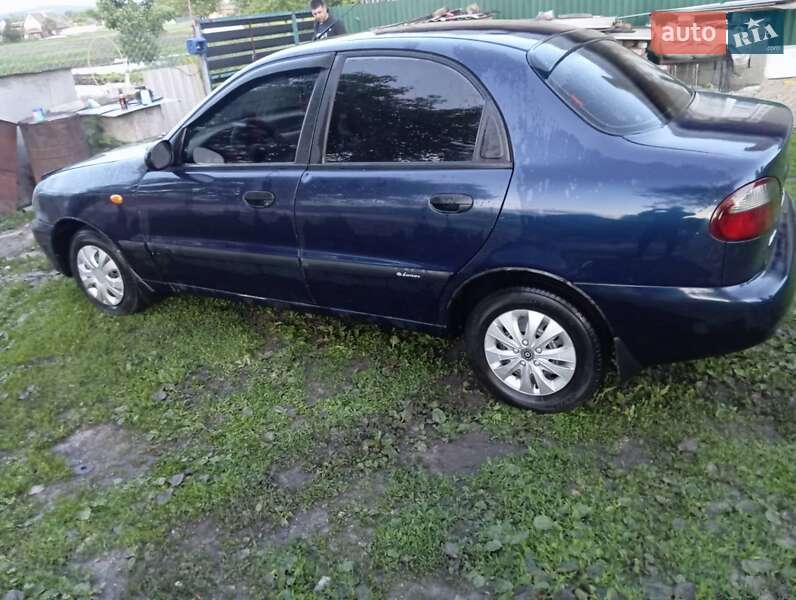 Седан Daewoo Lanos 2003 в Львове