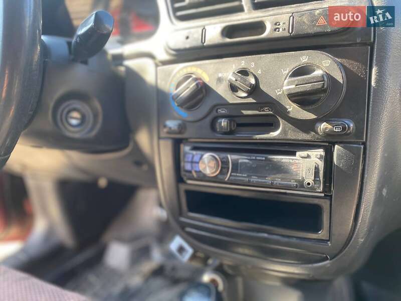Седан Daewoo Lanos 2003 в Миколаєві