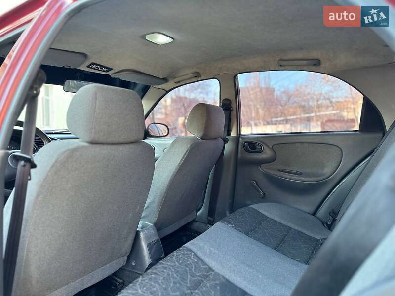 Седан Daewoo Lanos 2003 в Миколаєві