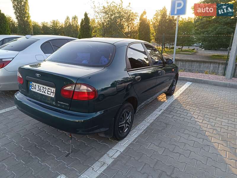 Седан Daewoo Lanos 2003 в Кременчуці
