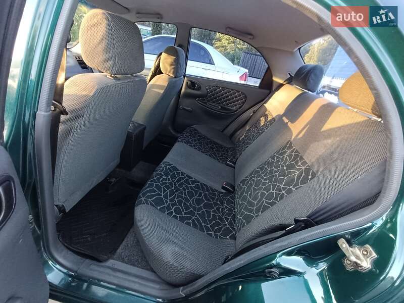 Седан Daewoo Lanos 2003 в Кременчуці