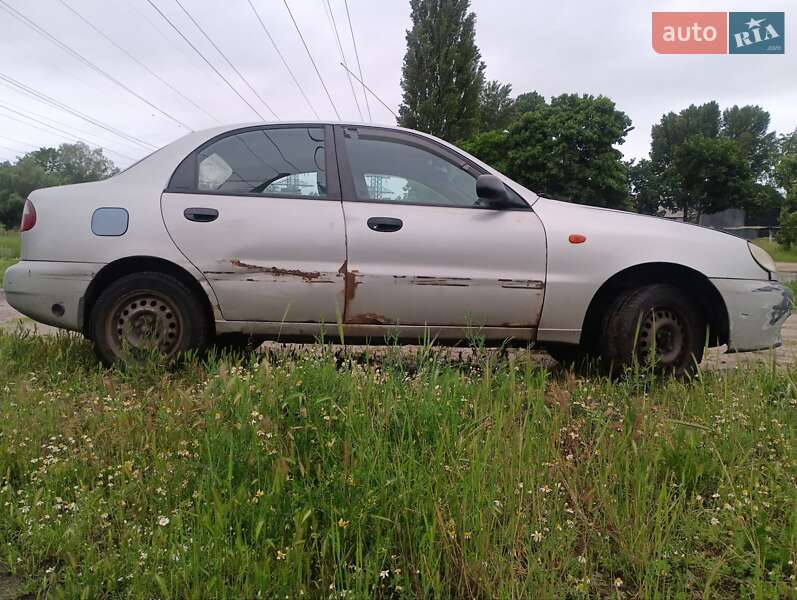 Седан Daewoo Lanos 2004 в Киеве