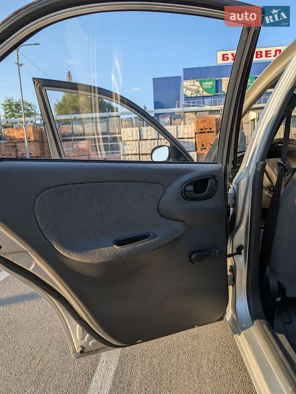 Седан Daewoo Lanos 2005 в Днепре