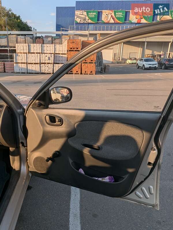 Седан Daewoo Lanos 2005 в Днепре