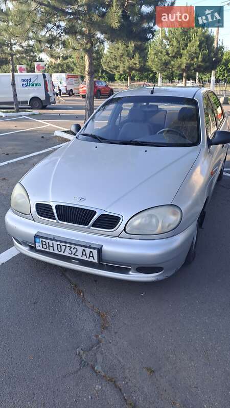 Седан Daewoo Lanos 2004 в  фото Седан Daewoo Lanos 2004 в
