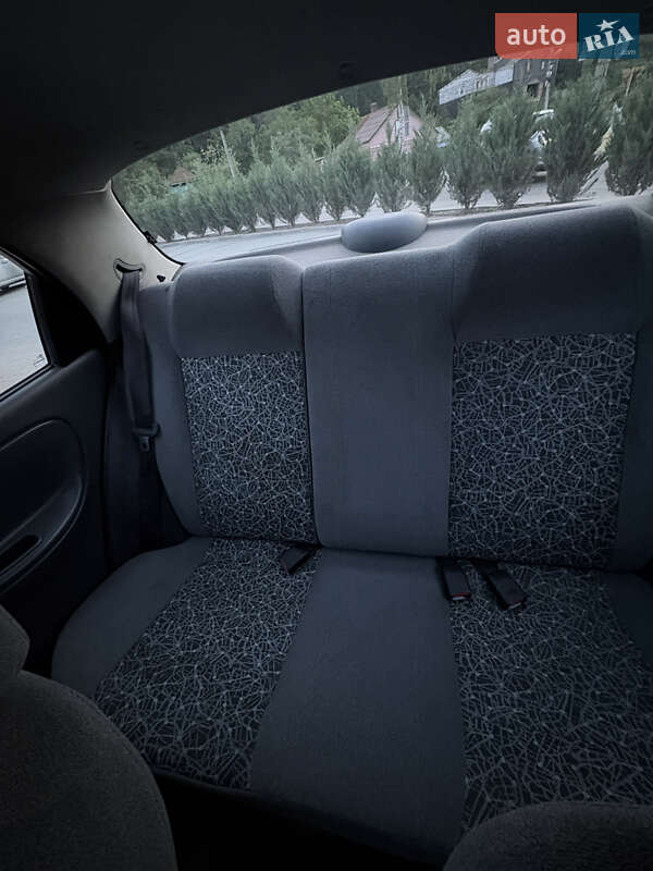 Седан Daewoo Lanos 2009 в Полтаві