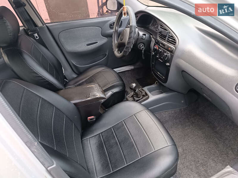 Седан Daewoo Lanos 2006 в Киеве