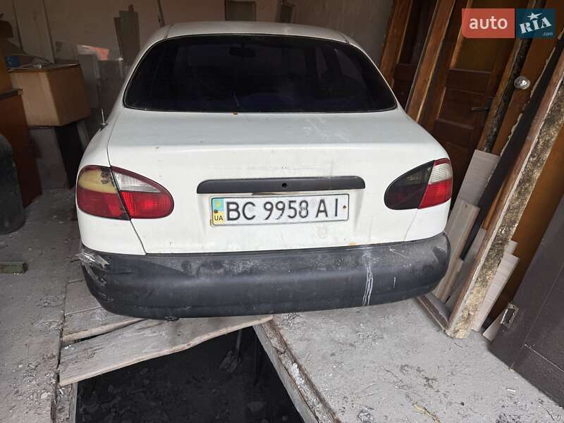 Седан Daewoo Lanos 2002 в Львове