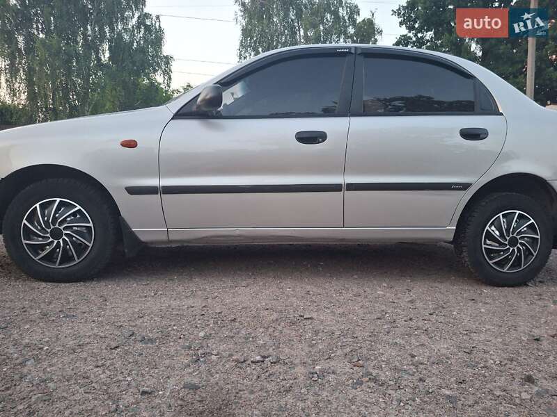 Седан Daewoo Lanos 2002 в Черкассах