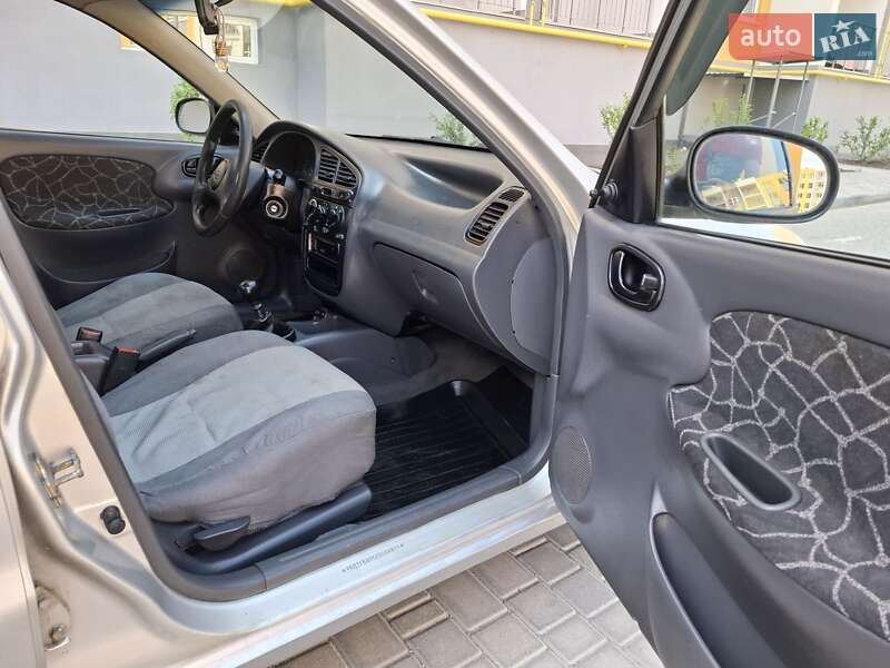 Седан Daewoo Lanos 2002 в Одессе