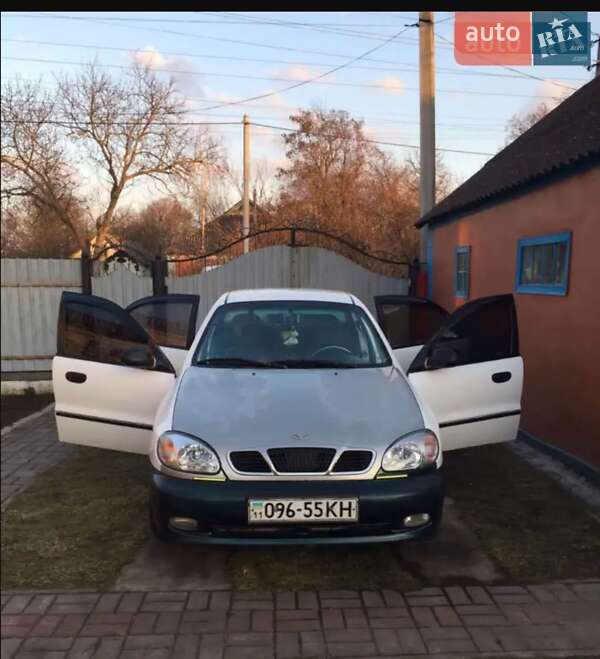 Седан Daewoo Lanos 1998 в Узине