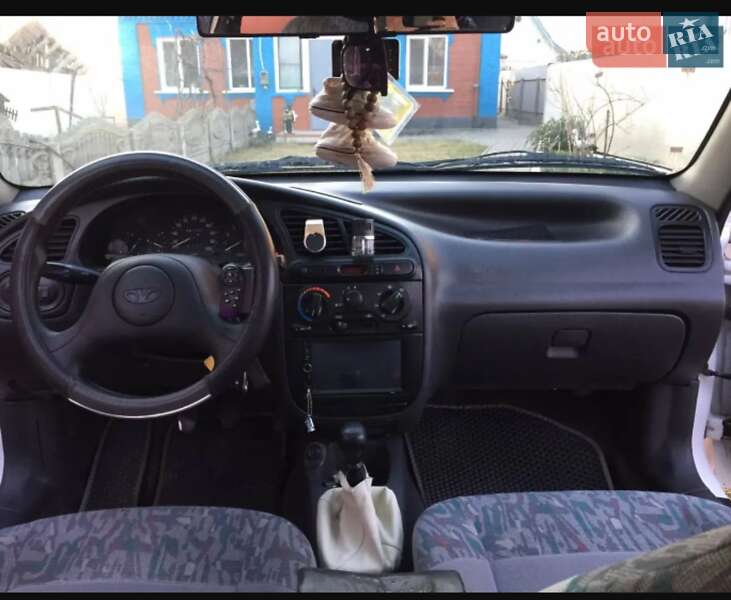 Седан Daewoo Lanos 1998 в Узине