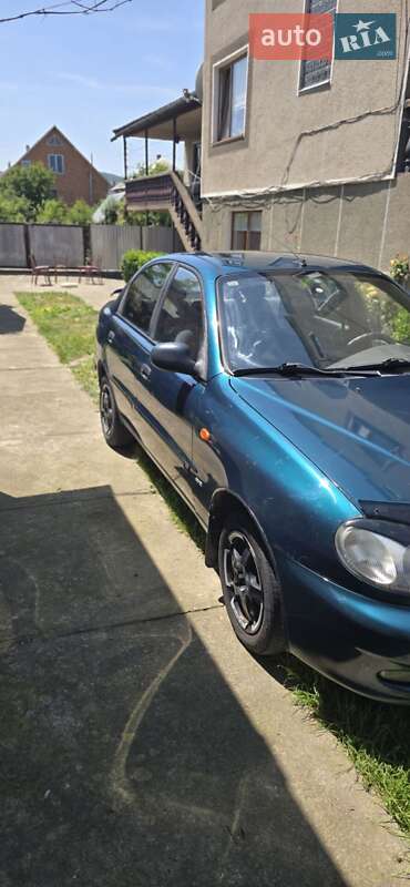 Седан Daewoo Lanos 2005 в Хусте