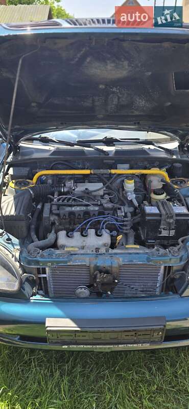 Седан Daewoo Lanos 2005 в Хусте