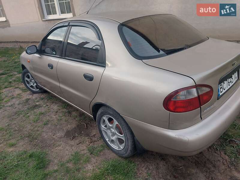 Седан Daewoo Lanos 2004 в Львове
