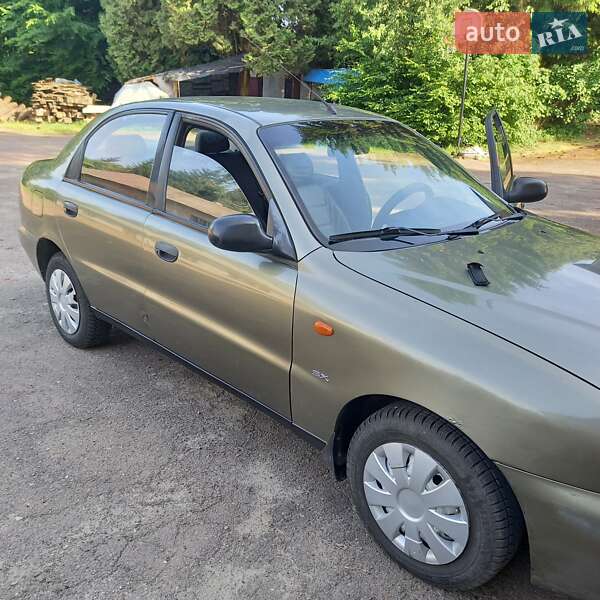 Седан Daewoo Lanos 2003 в Львове