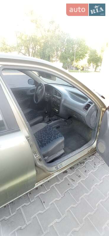 Седан Daewoo Lanos 2002 в Каменском