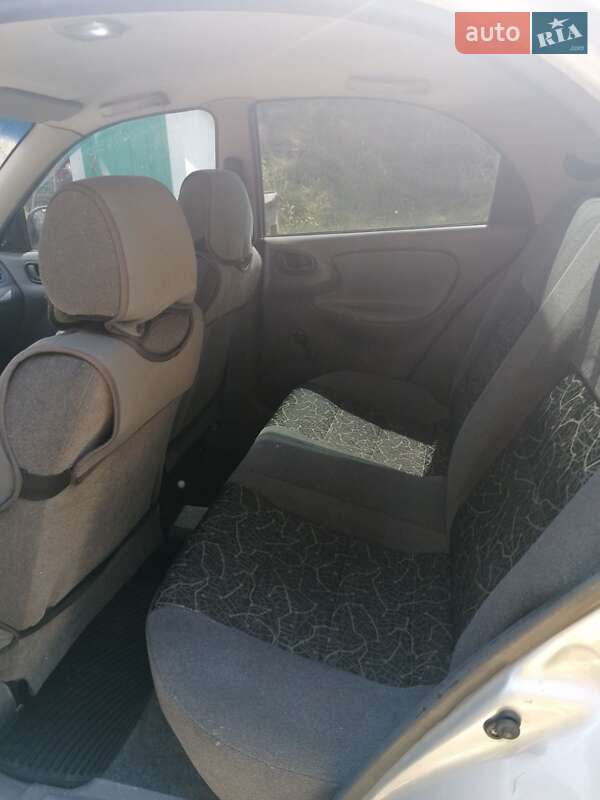 Седан Daewoo Lanos 2004 в Богуславе