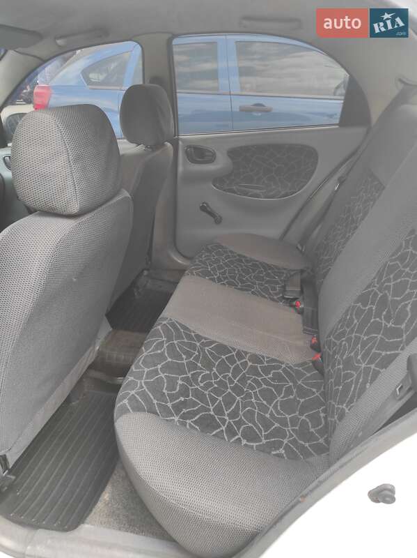 Седан Daewoo Lanos 2003 в Кременчуге