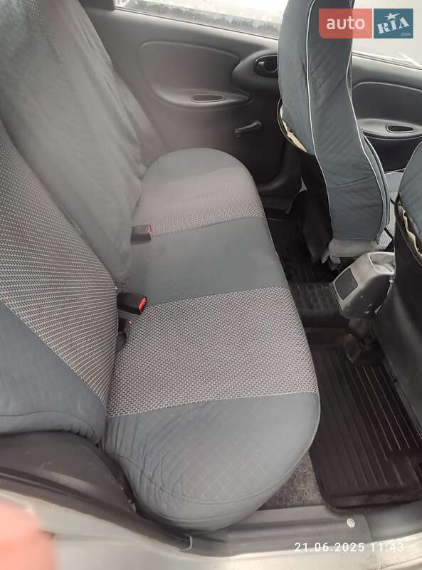 Седан Daewoo Lanos 2008 в Гатне