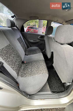 Седан Daewoo Lanos 2004 в 