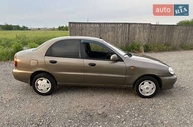 Седан Daewoo Lanos 2012 в 