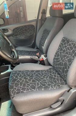 Седан Daewoo Lanos 2004 в 