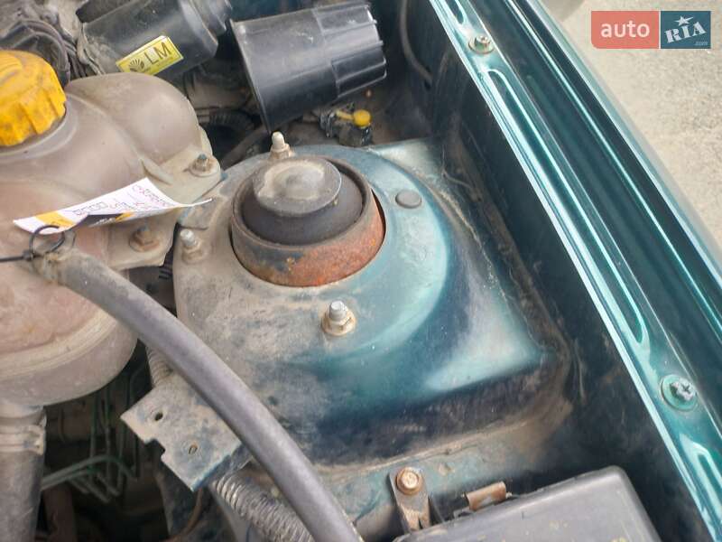 Седан Daewoo Lanos 2002 в Киеве