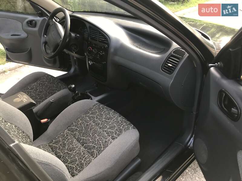 Седан Daewoo Lanos 2008 в Гусятині