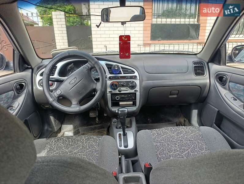 Седан Daewoo Lanos 2004 в Дніпрі
