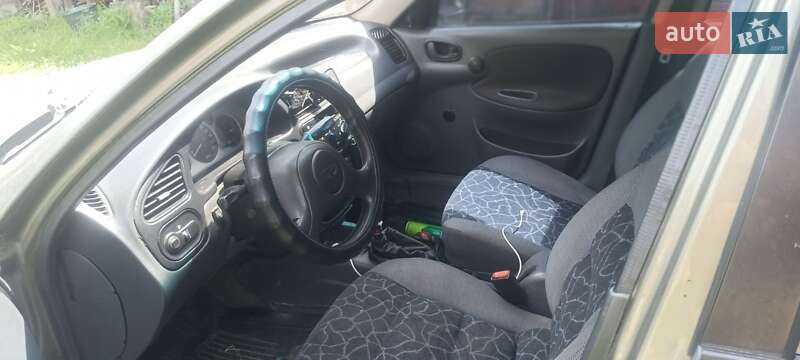 Седан Daewoo Lanos 2002 в Черном Острове