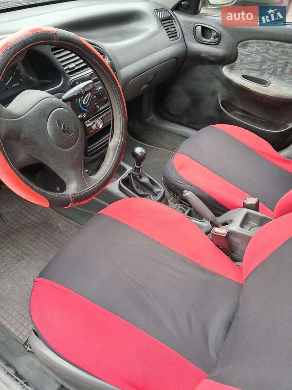 Седан Daewoo Lanos 1998 в Днепре