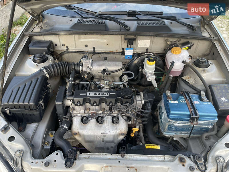 Седан Daewoo Lanos 2006 в Надворной