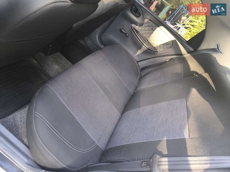 Седан Daewoo Lanos 2005 в Кропивницком