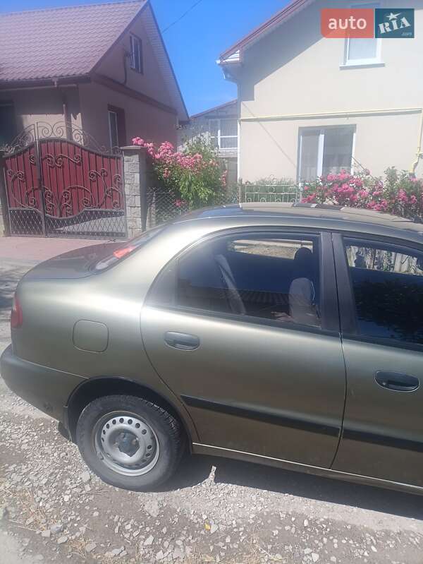 Седан Daewoo Lanos 2003 в Ровно