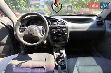 Седан Daewoo Lanos 1998 в 