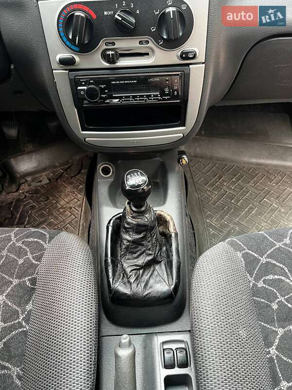 Седан Daewoo Lanos 2003 в Києві