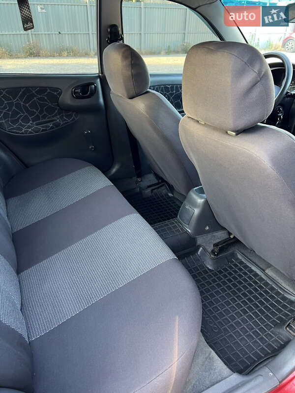 Хетчбек Daewoo Lanos 2002 в Одесі