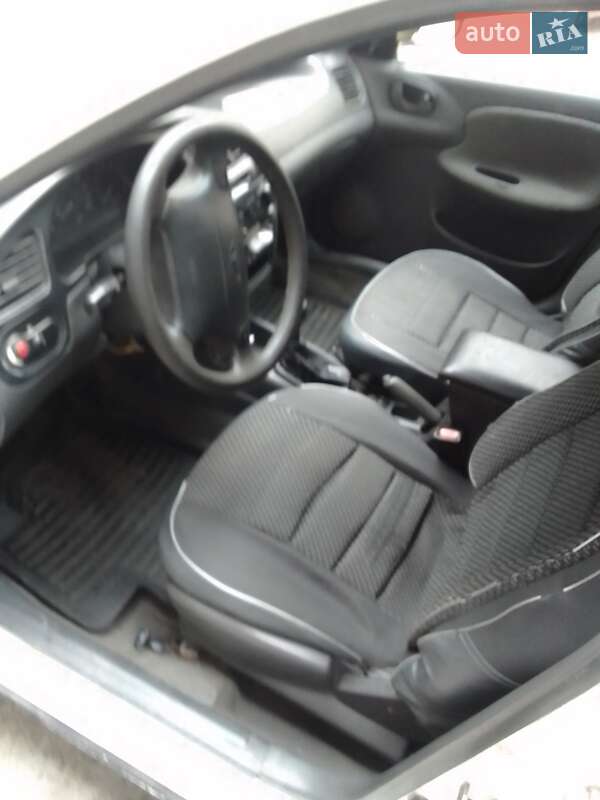 Седан Daewoo Lanos 1998 в Днепре