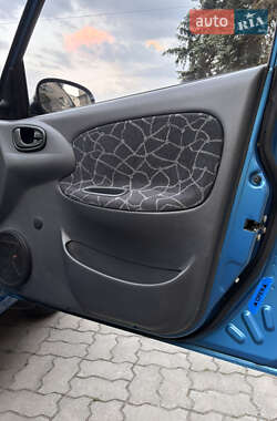 Седан Daewoo Lanos 2001 в 