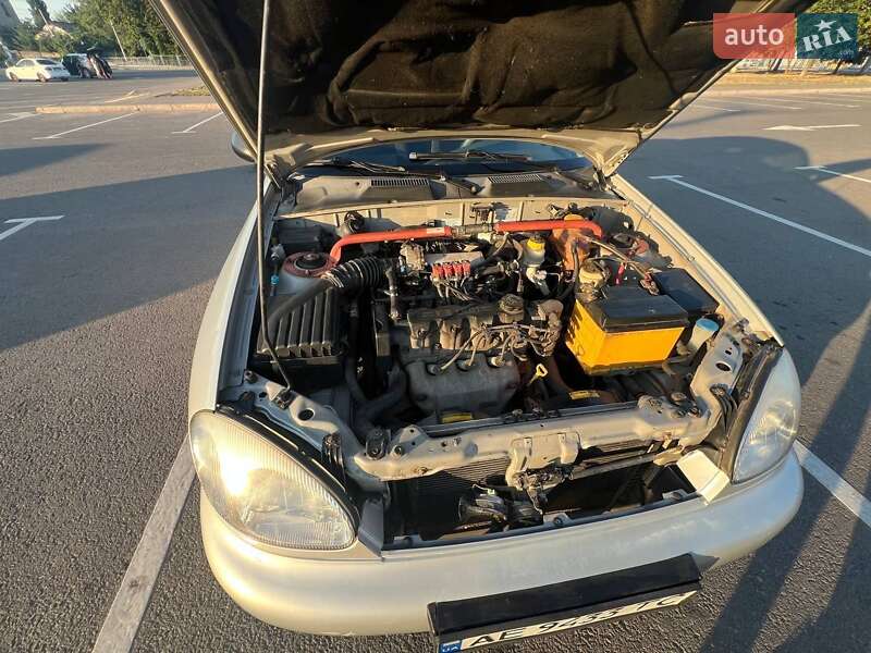 Седан Daewoo Lanos 2004 в Кривом Роге